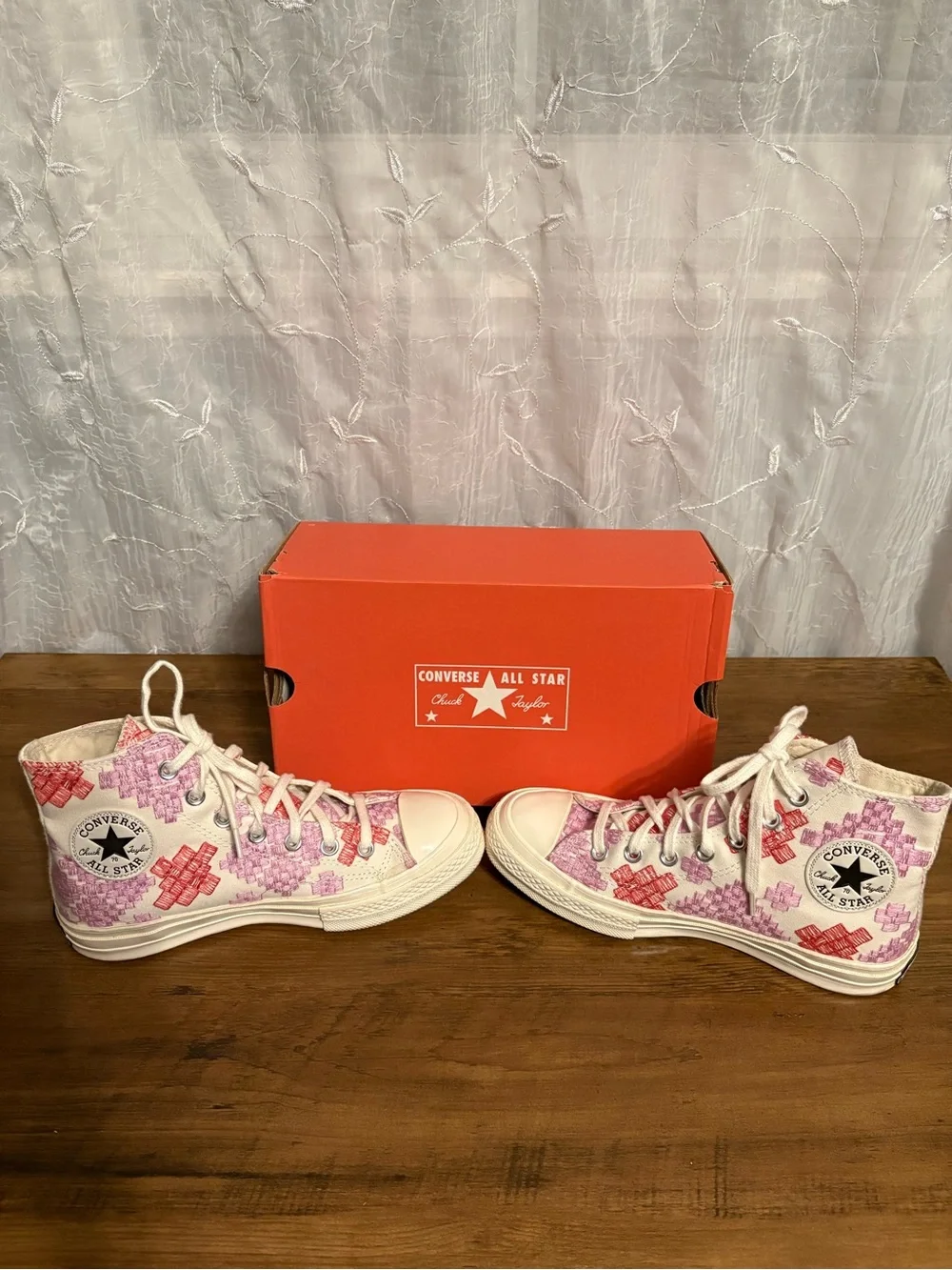 Converse Chuck 70 Bright Embroidery High-Top - Picture 2 of 9